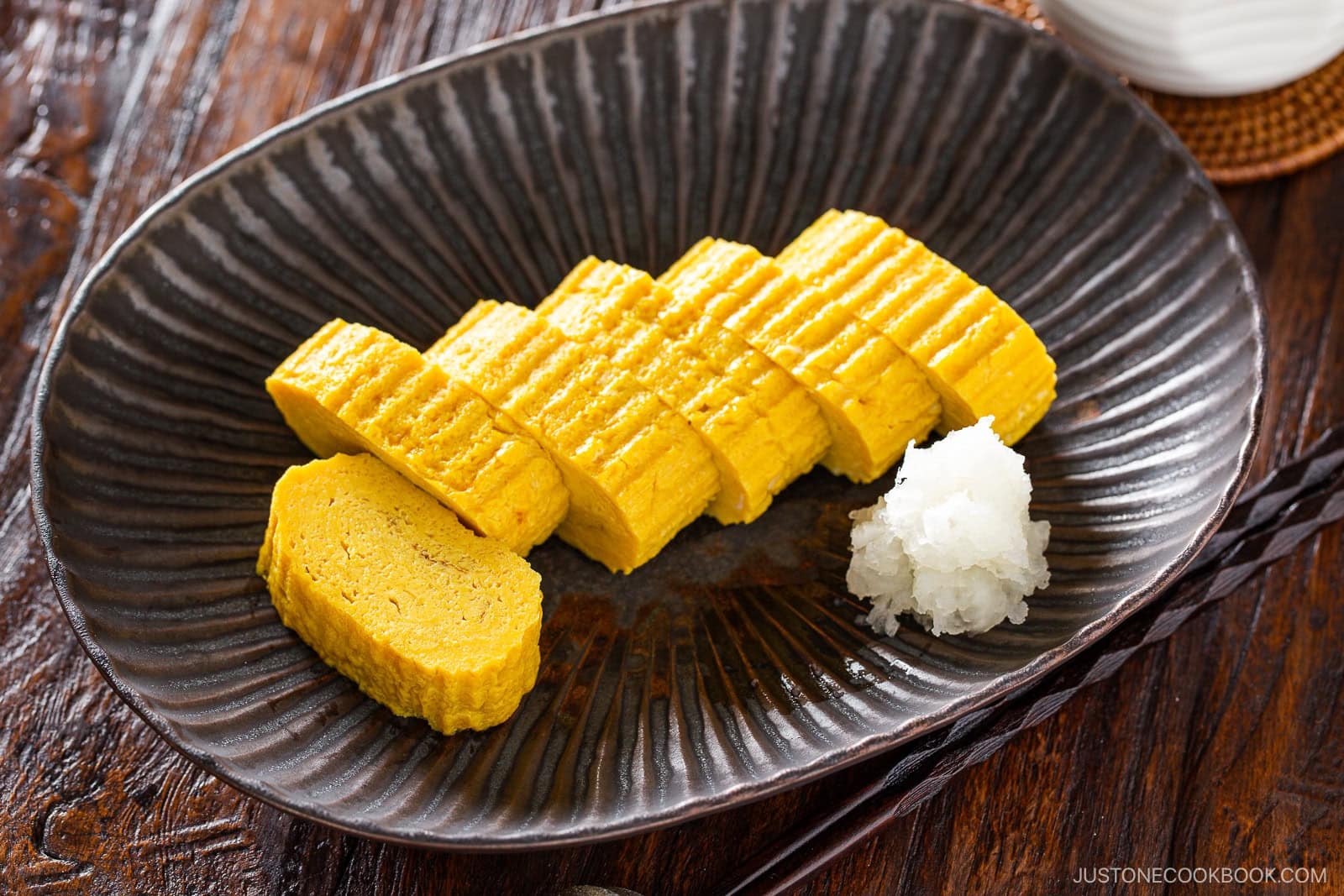 いーたま Dashimaki Tamago (Japanese Rolled Omelette / Tamagoyaki) • Just